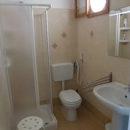 Casa Annina アパート リーパリ